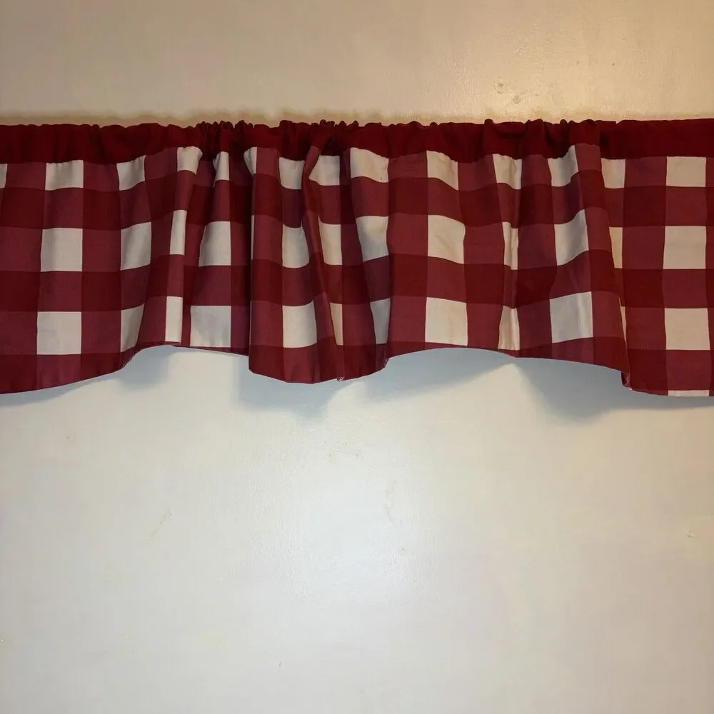 Vintage Buffalo Check Window Valance 58” W X 13” Scalloped Red & White